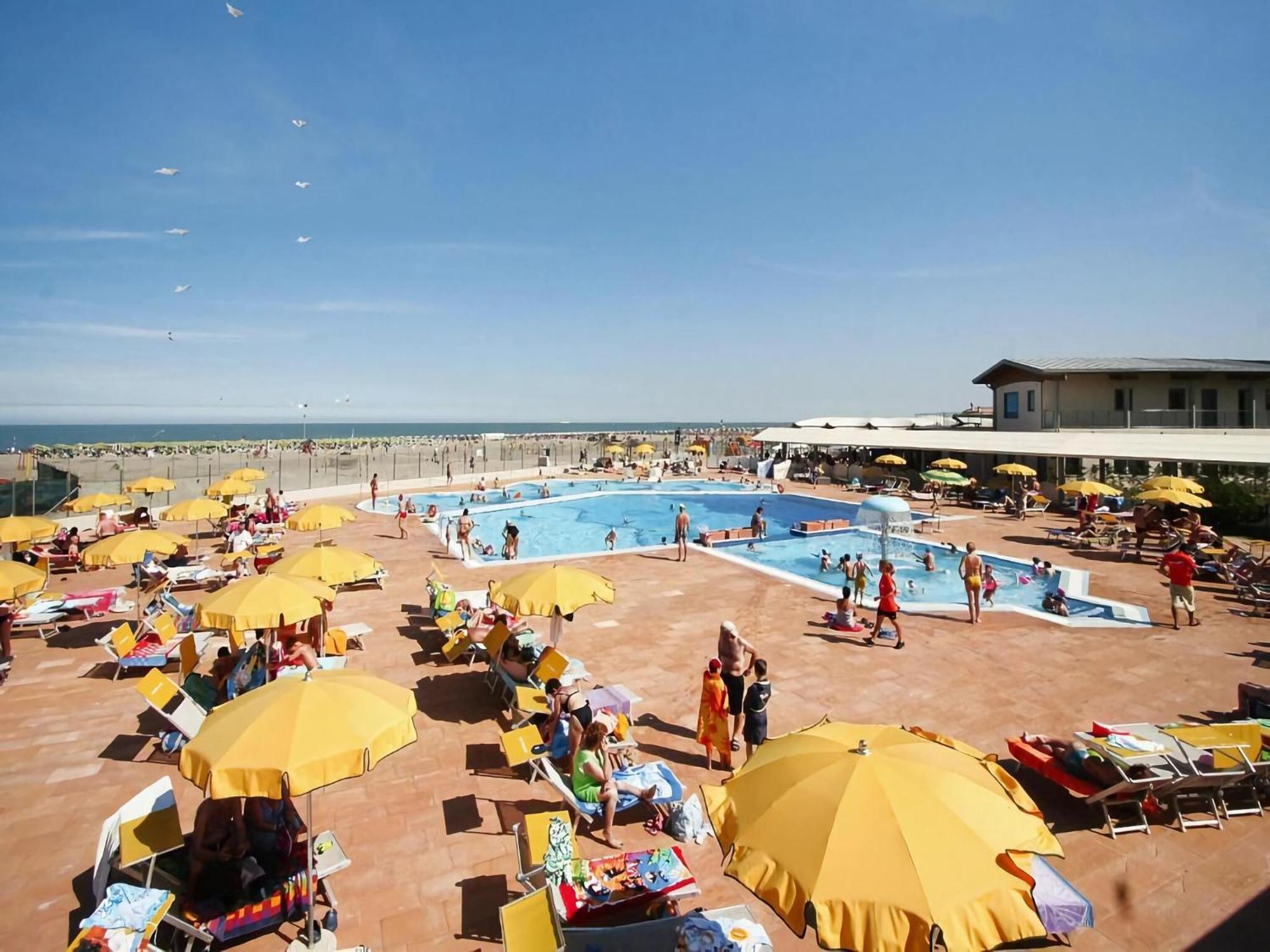 Resort Rosapineta Sud In 罗索利纳马雷 外观 照片